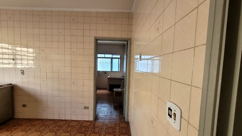 Apartamento para alugar com 2 quartos, 70m² - Foto 2