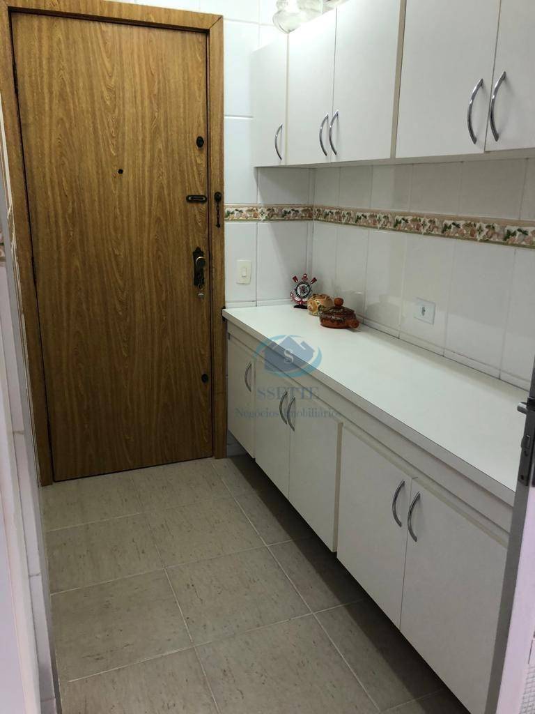 Apartamento à venda com 3 quartos, 135m² - Foto 17