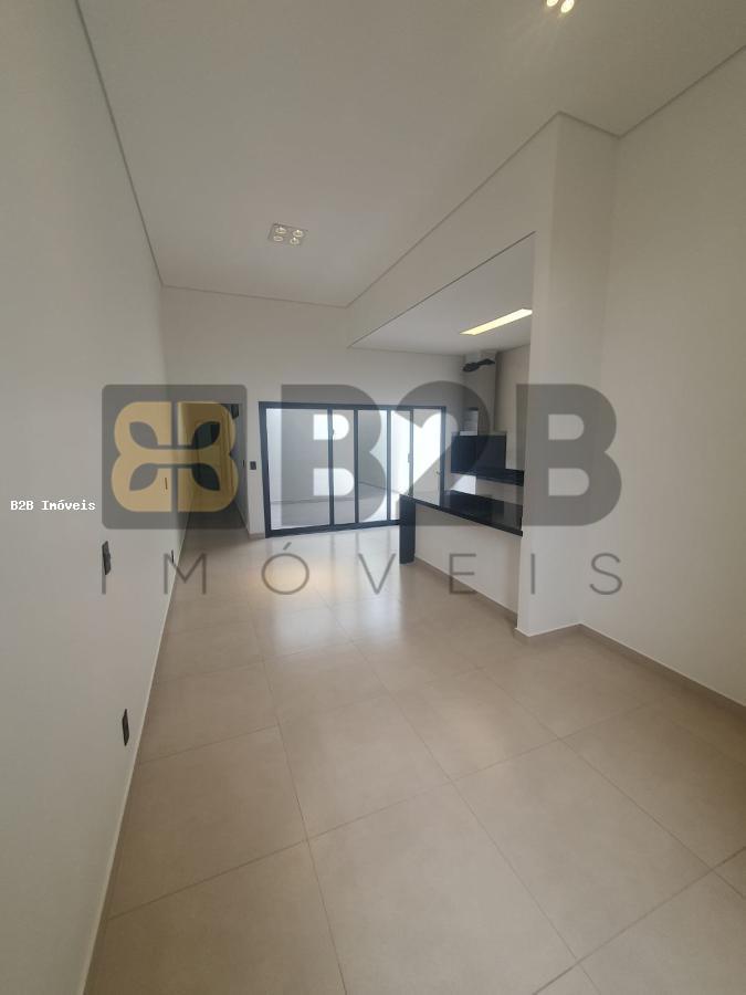 Casa à venda com 3 quartos, 121m² - Foto 4