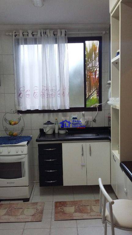 Apartamento à venda com 2 quartos, 60m² - Foto 7