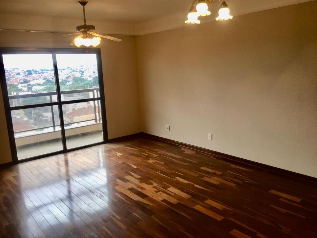 Apartamento à venda com 3 quartos, 137m² - Foto 1