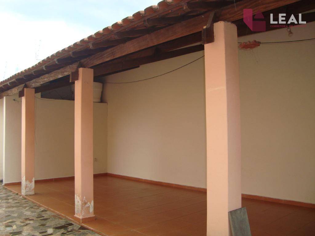 Casa à venda com 4 quartos, 334m² - Foto 22