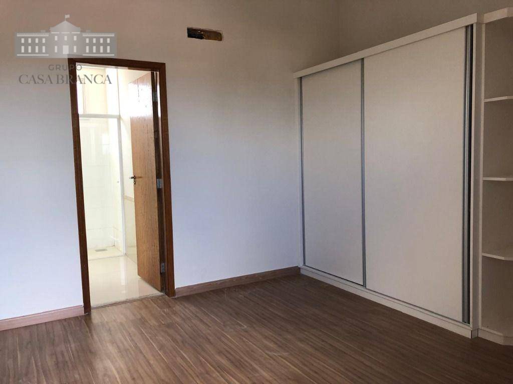 Apartamento para alugar com 3 quartos, 105m² - Foto 17