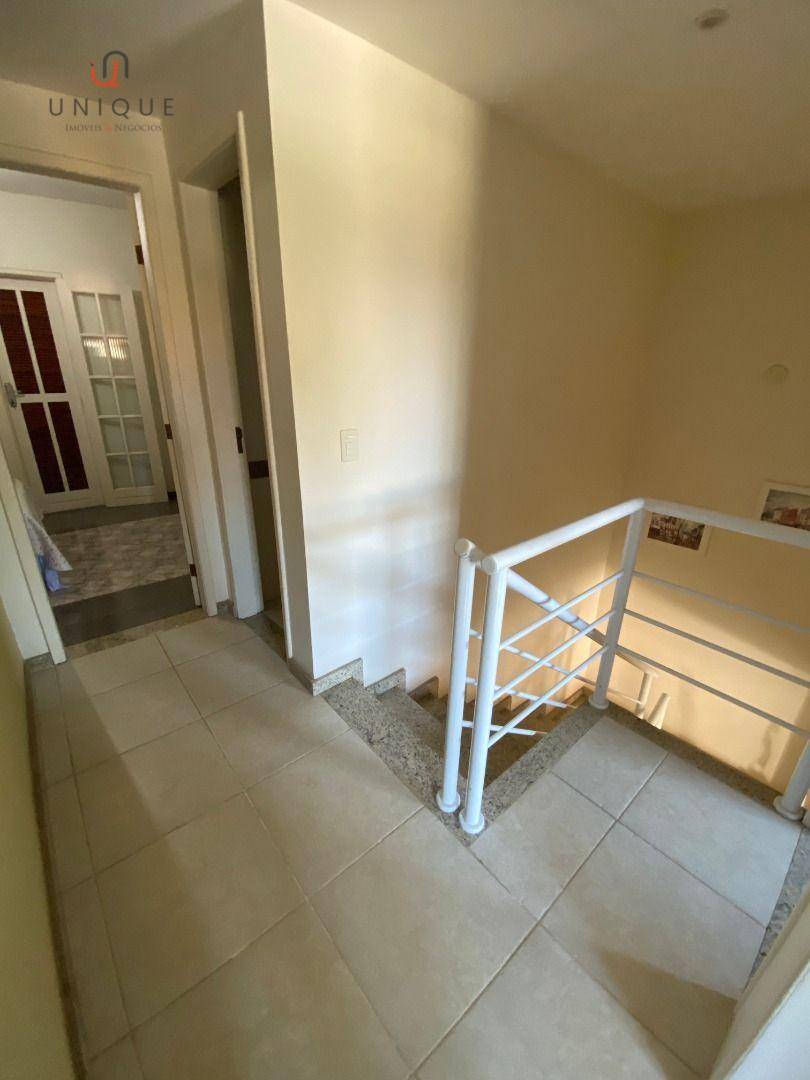 Casa à venda com 3 quartos, 160m² - Foto 2