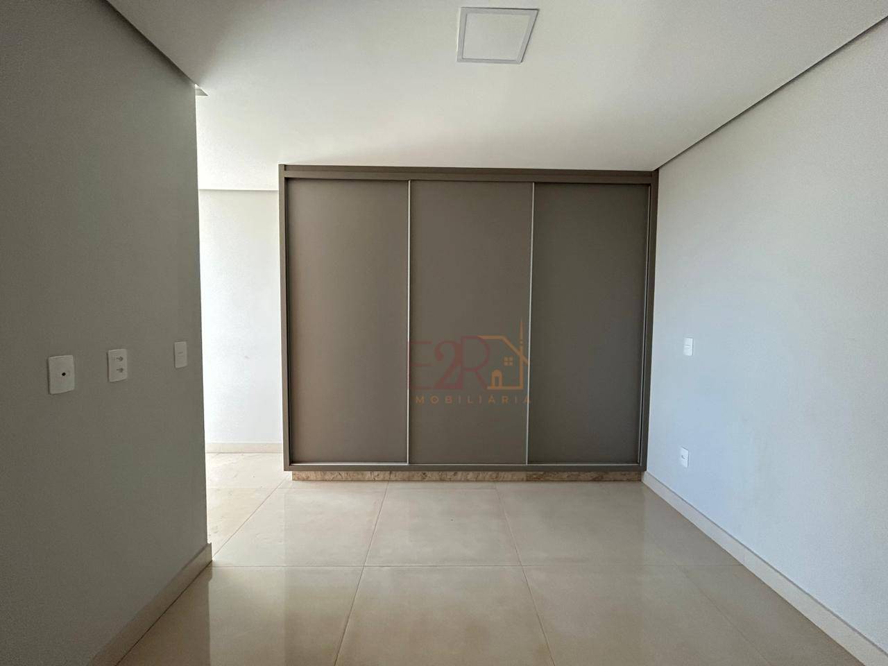 Apartamento à venda com 3 quartos, 192m² - Foto 8