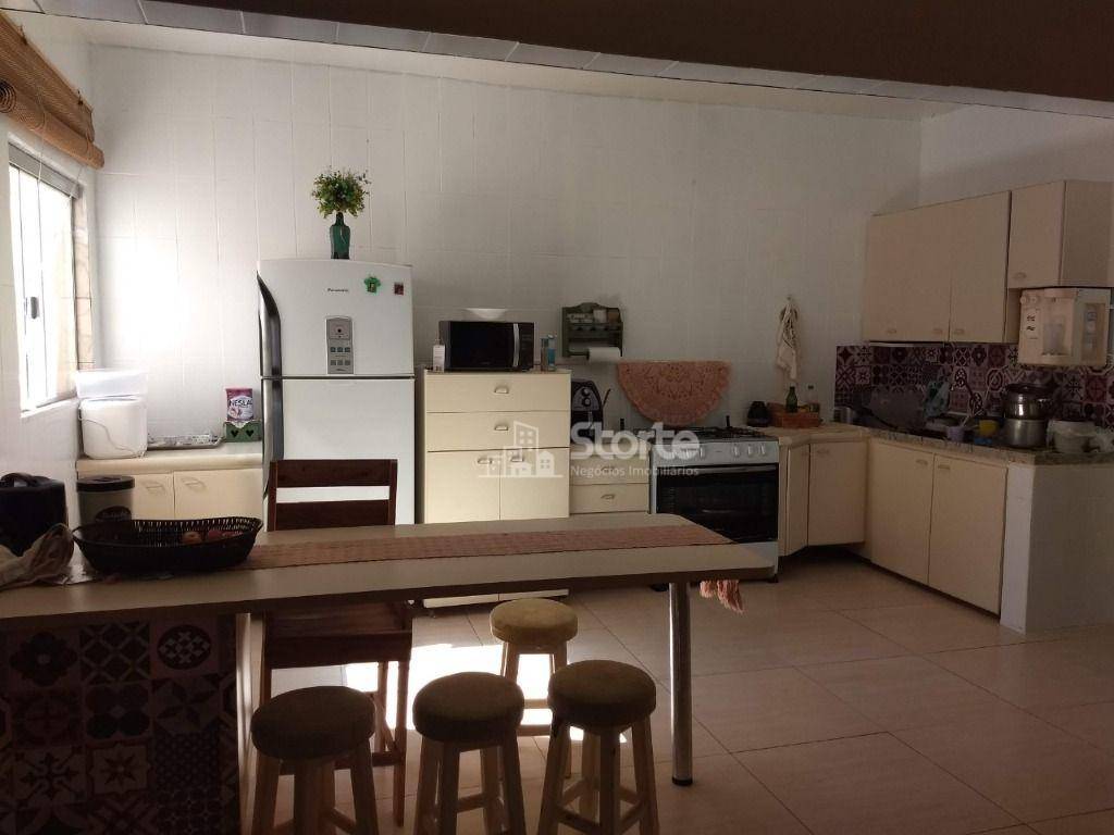 Casa à venda com 3 quartos, 160m² - Foto 11