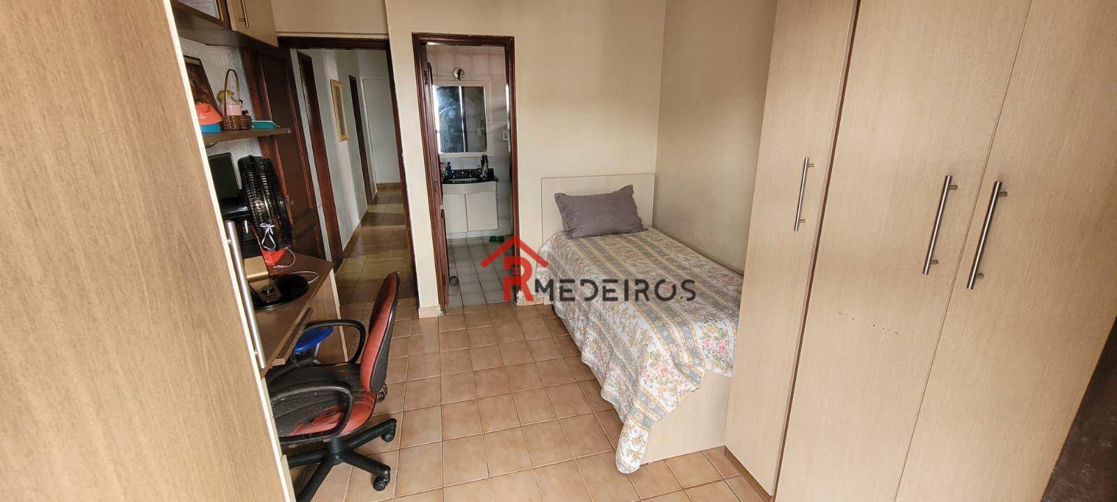 Apartamento à venda com 4 quartos, 226m² - Foto 20