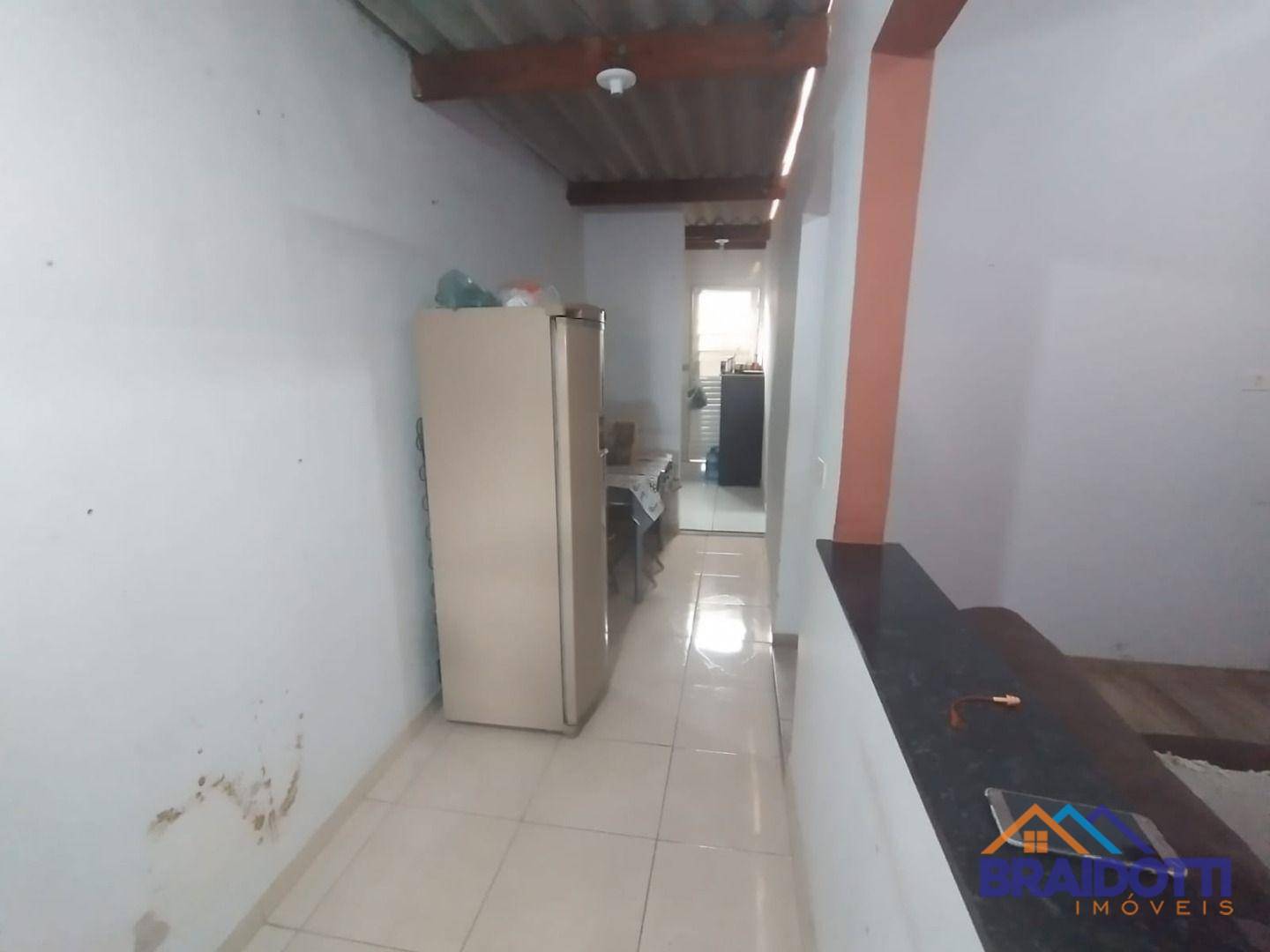 Casa à venda com 3 quartos, 200m² - Foto 1