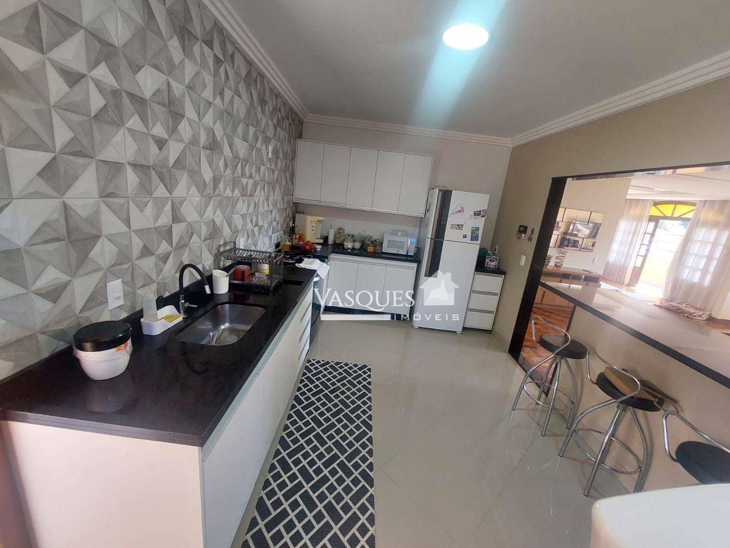 Casa à venda com 3 quartos, 234m² - Foto 18