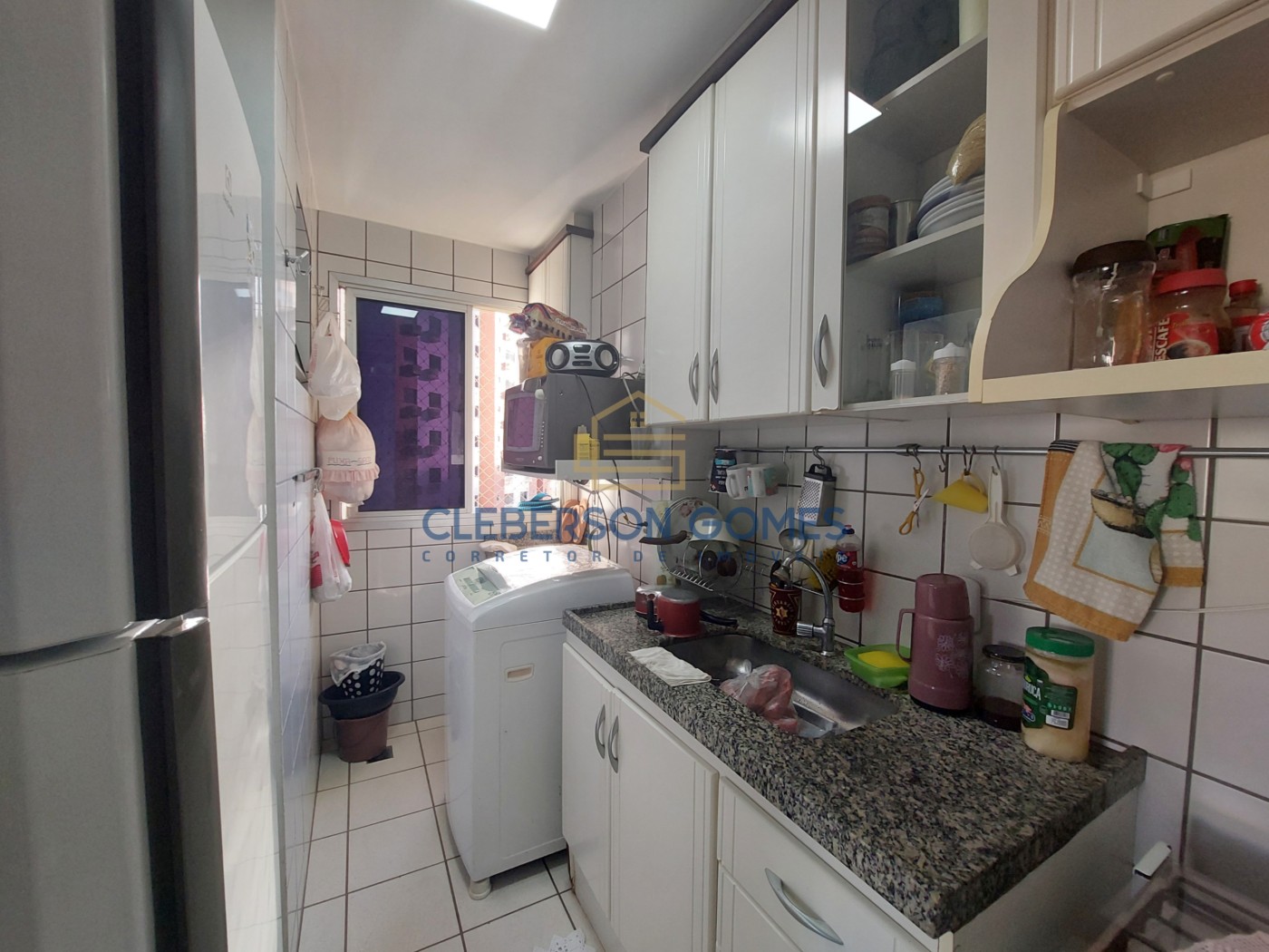 Apartamento à venda com 2 quartos, 70m² - Foto 3