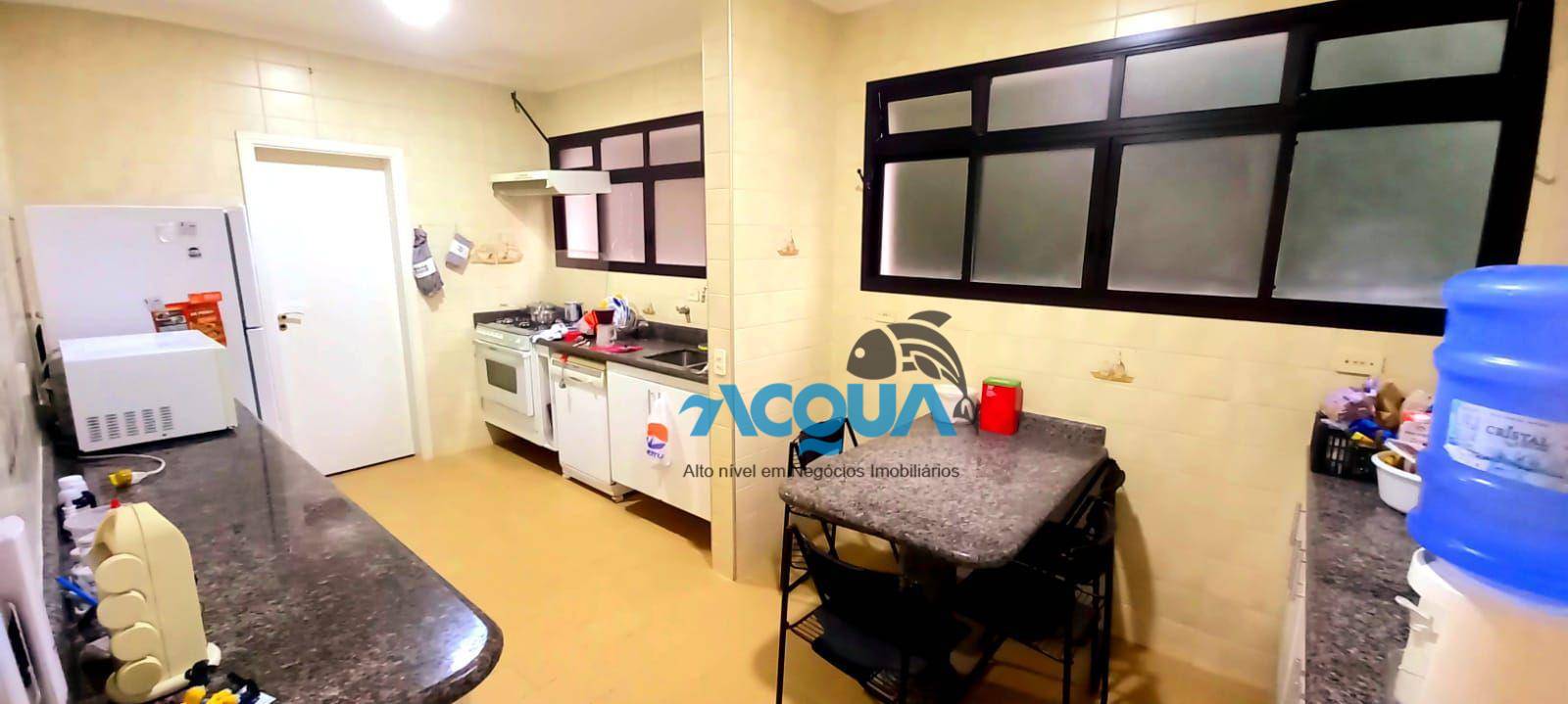 Apartamento à venda com 4 quartos, 220m² - Foto 2