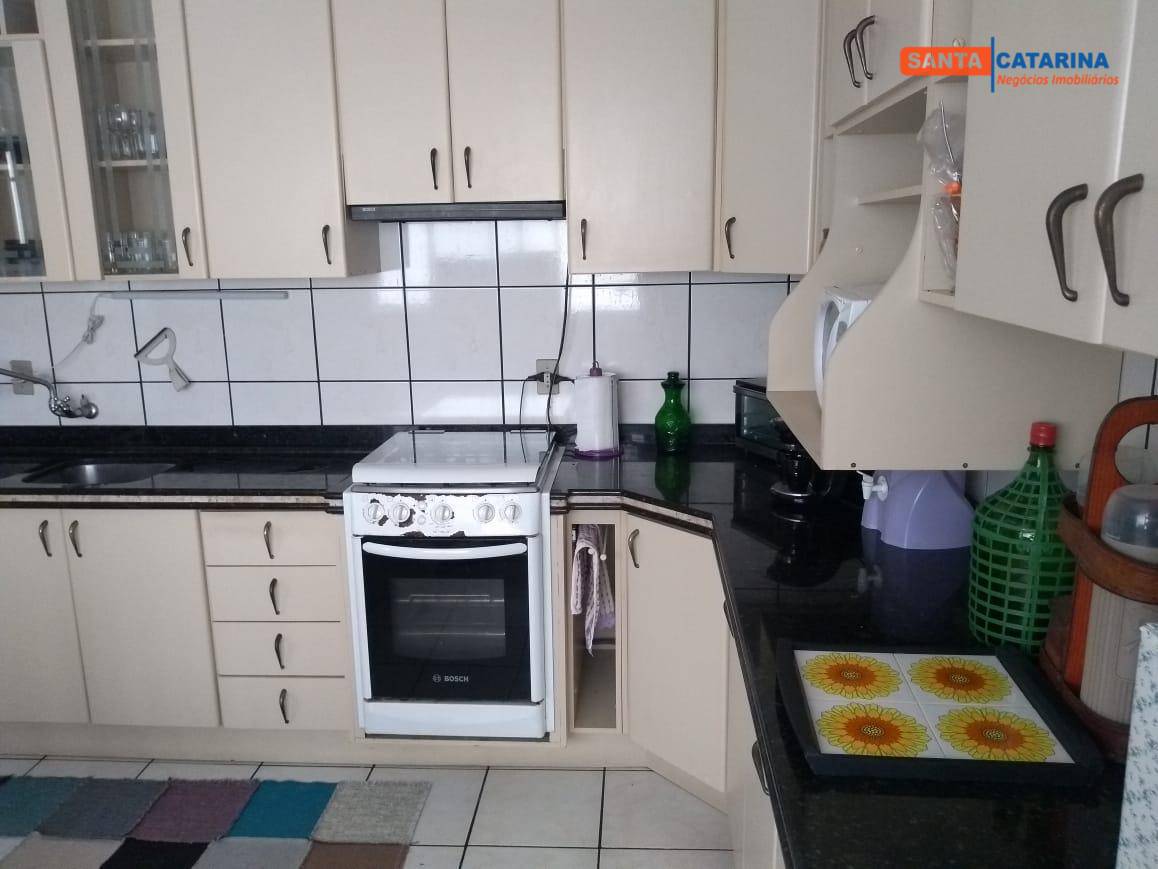 Apartamento à venda com 4 quartos, 180m² - Foto 18