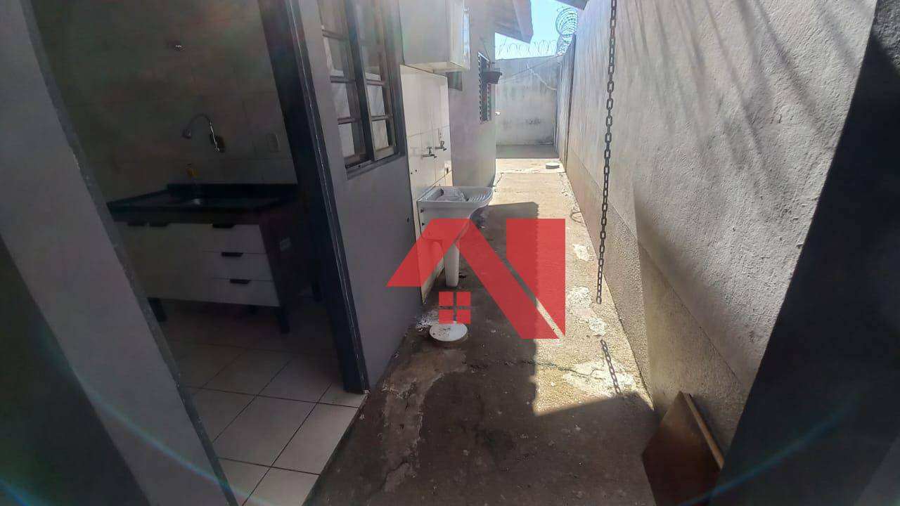 Casa para alugar com 2 quartos, 100m² - Foto 11