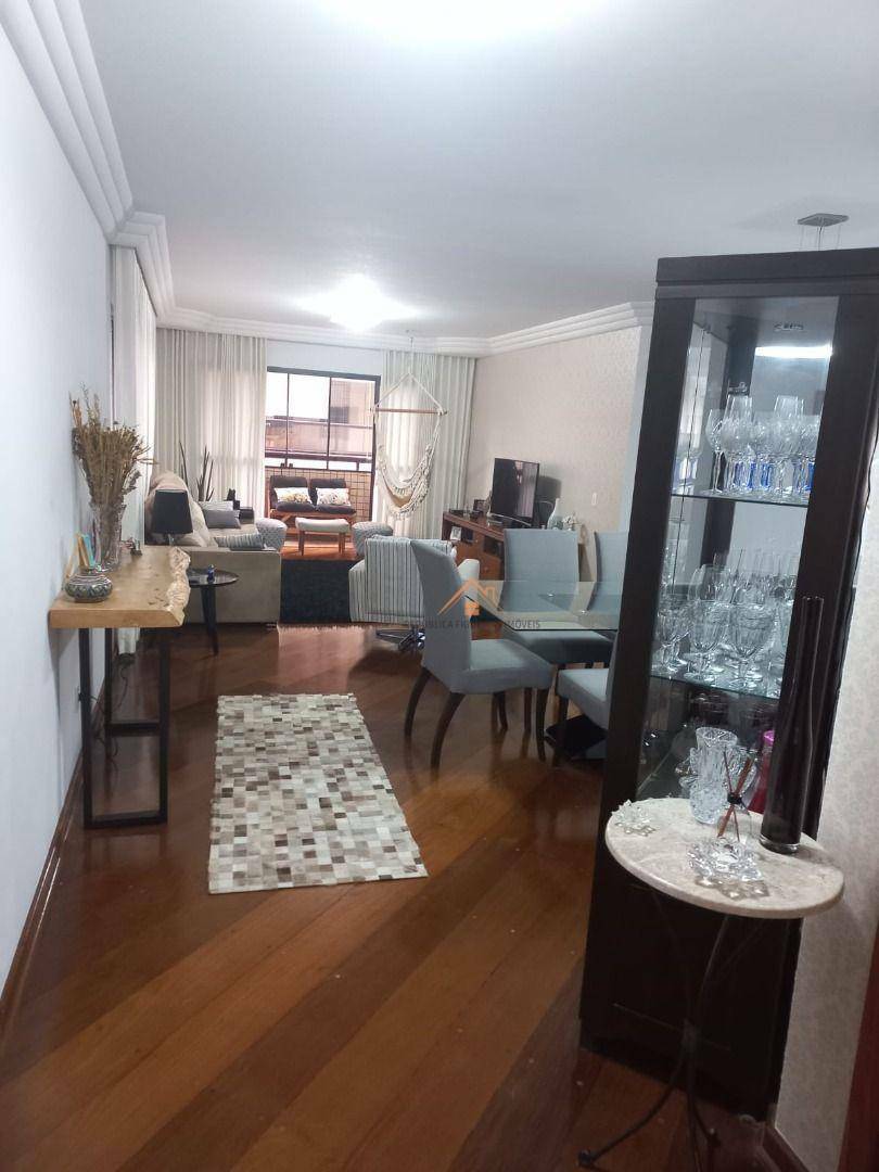 Apartamento à venda com 3 quartos, 172m² - Foto 1