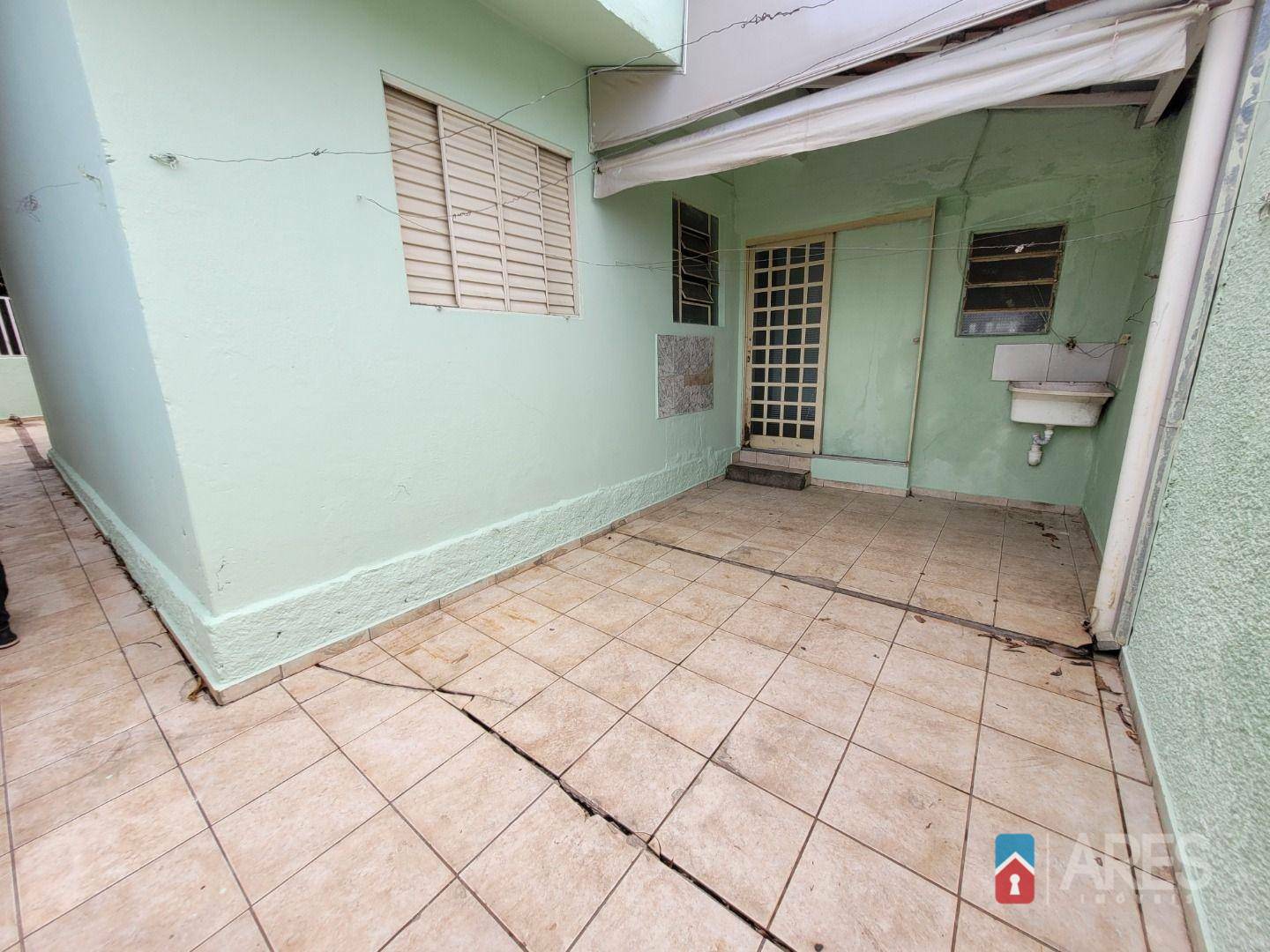 Casa à venda com 2 quartos, 140m² - Foto 14