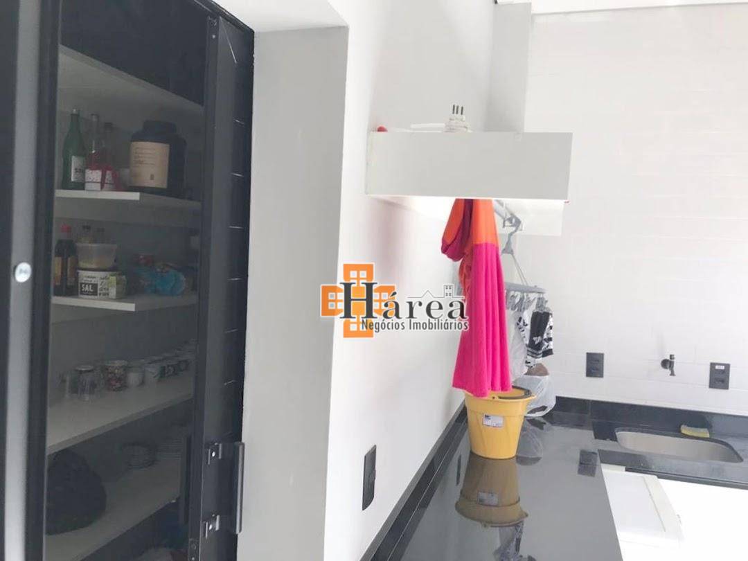 Sobrado à venda com 4 quartos, 300m² - Foto 33