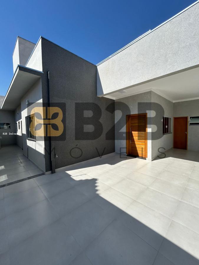 Casa à venda com 3 quartos, 180m² - Foto 1