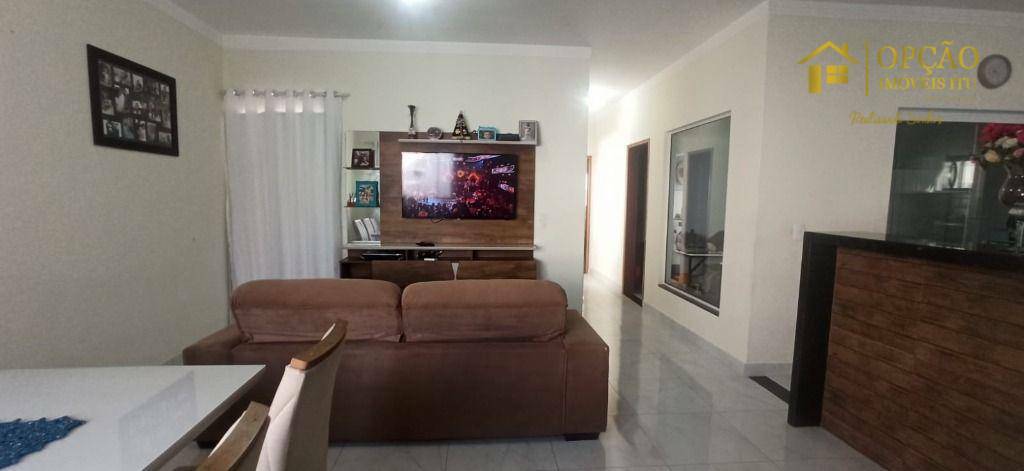 Casa à venda com 2 quartos, 81m² - Foto 2