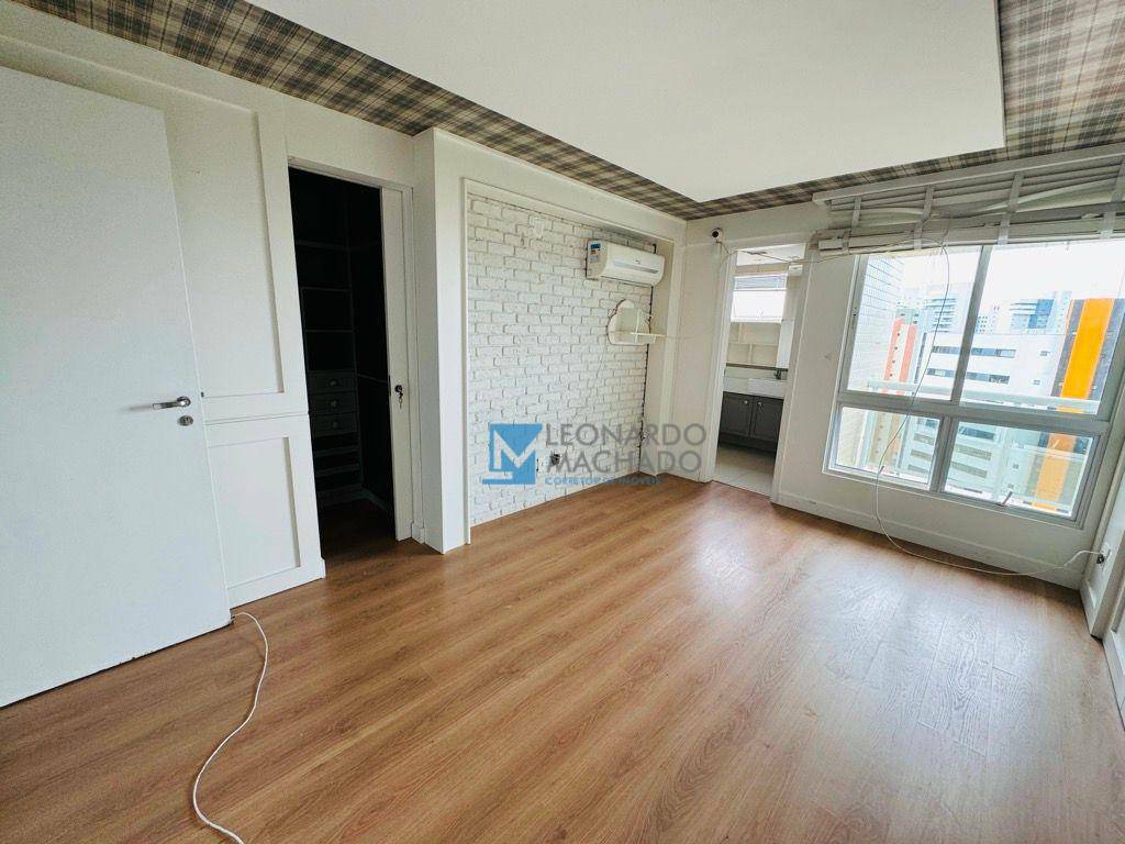 Apartamento à venda com 3 quartos, 217m² - Foto 14