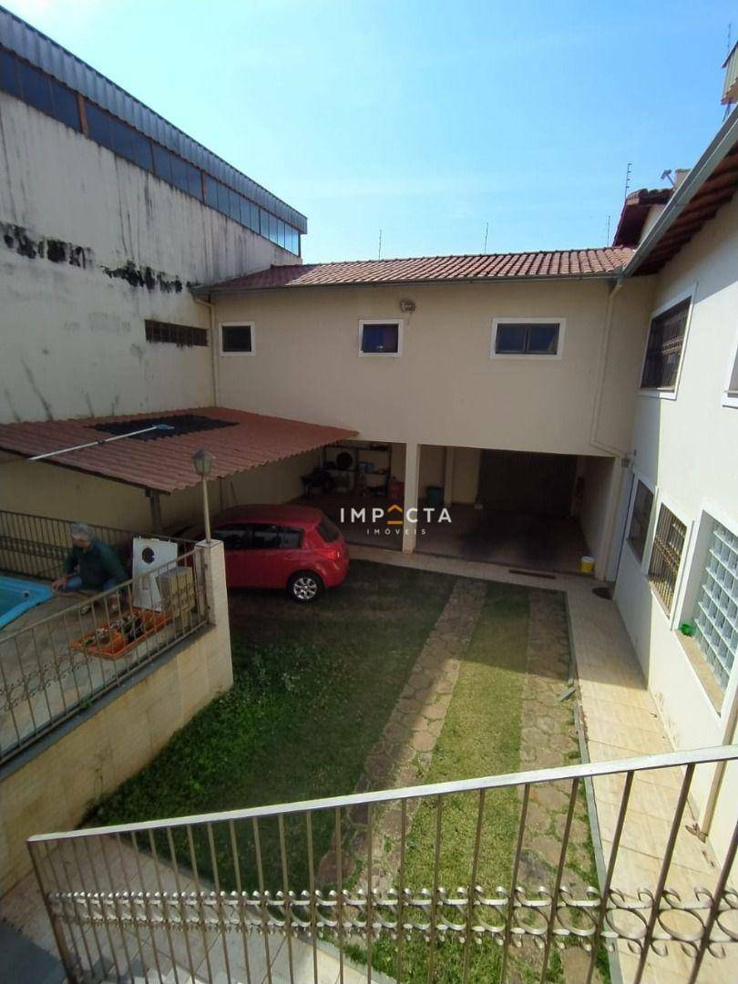 Casa à venda com 4 quartos, 420m² - Foto 11