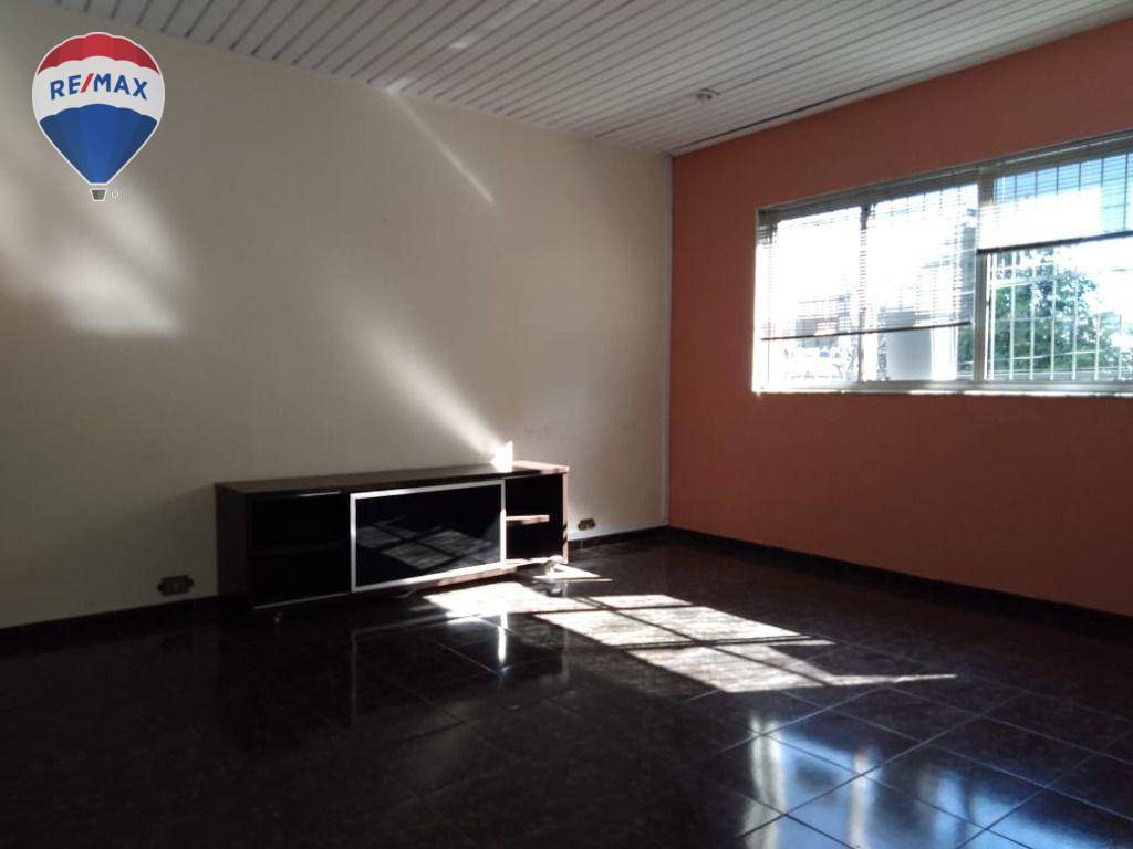 Casa à venda e aluguel com 3 quartos, 250m² - Foto 3