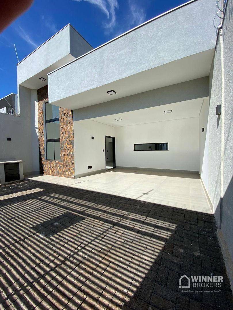 Casa à venda com 3 quartos, 149m² - Foto 1