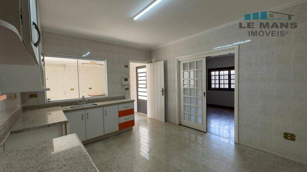 Casa à venda com 4 quartos, 135m² - Foto 15