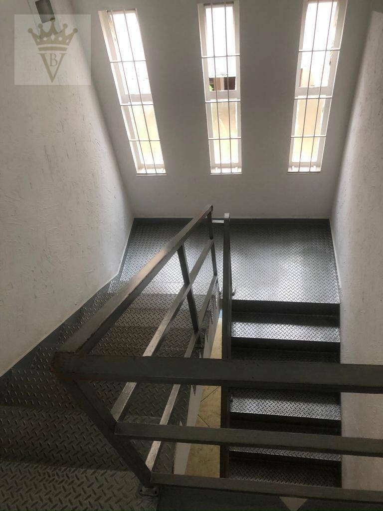 Sobrado à venda com 4 quartos, 360m² - Foto 4