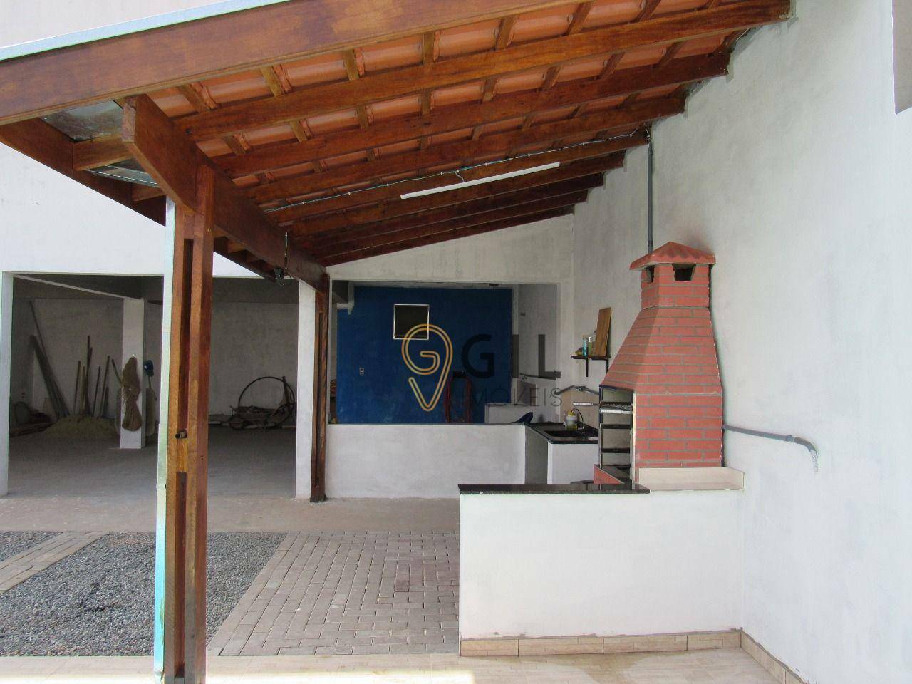 Casa à venda com 3 quartos, 195m² - Foto 2