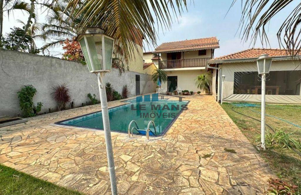 Casa à venda com 3 quartos, 250m² - Foto 2