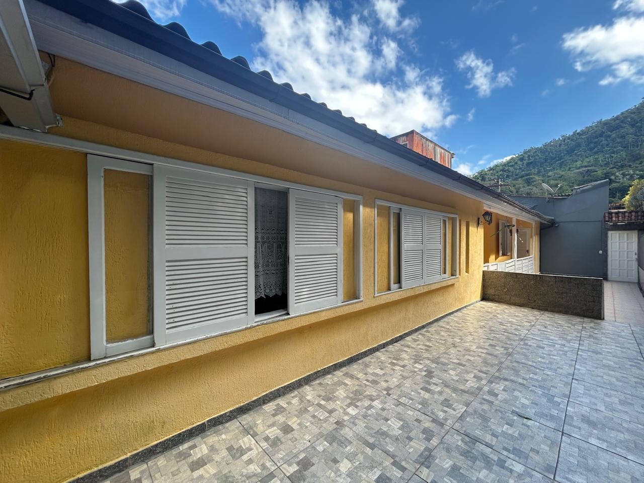 Casa à venda com 3 quartos, 83m² - Foto 3