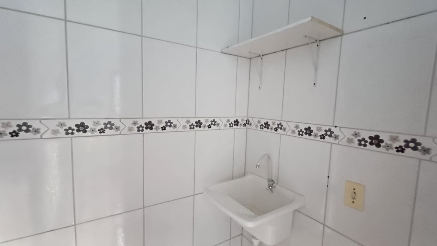 Casa à venda com 2 quartos, 68m² - Foto 9