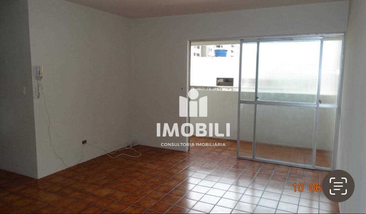 Apartamento à venda com 3 quartos, 76m² - Foto 2