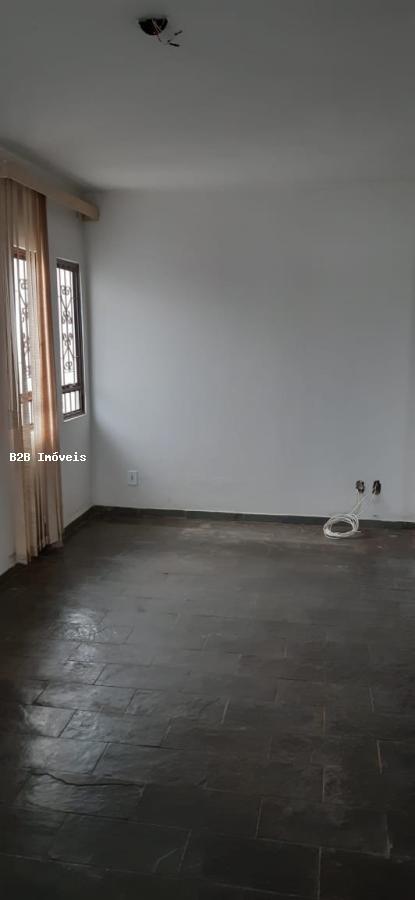 Casa à venda com 1 quarto, 170m² - Foto 4