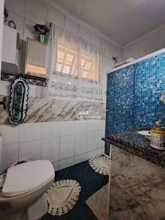 Casa para alugar com 3 quartos, 100m² - Foto 12