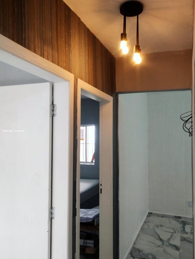 Casa à venda com 2 quartos, 180m² - Foto 6