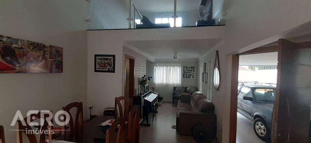 Casa à venda com 3 quartos, 169m² - Foto 2