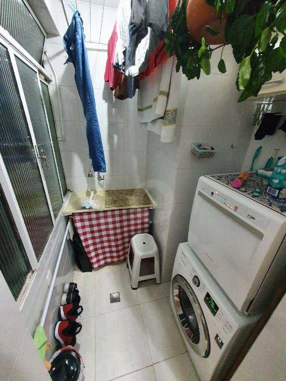 Apartamento à venda com 2 quartos, 74m² - Foto 2