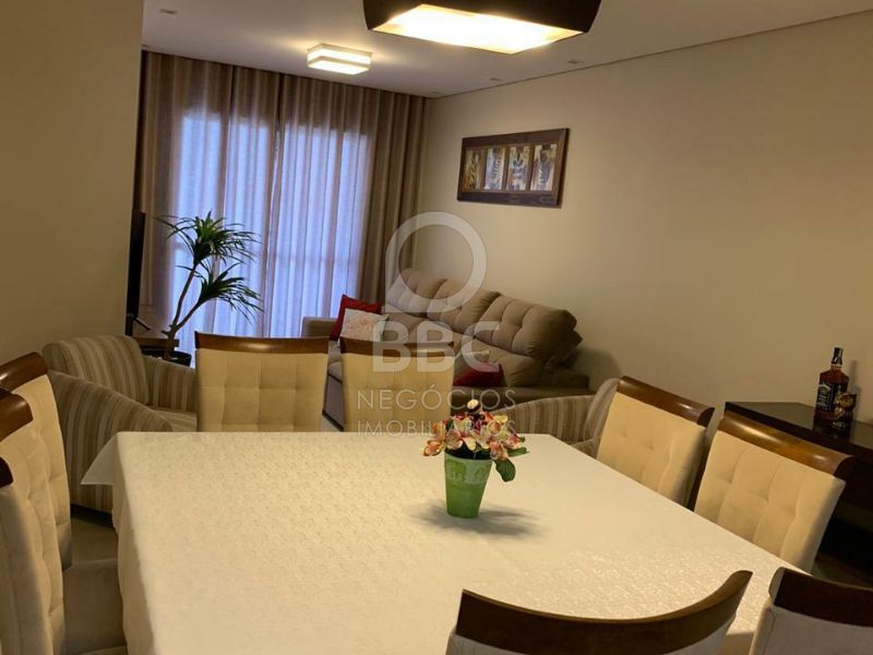 Apartamento à venda com 2 quartos, 67m² - Foto 4