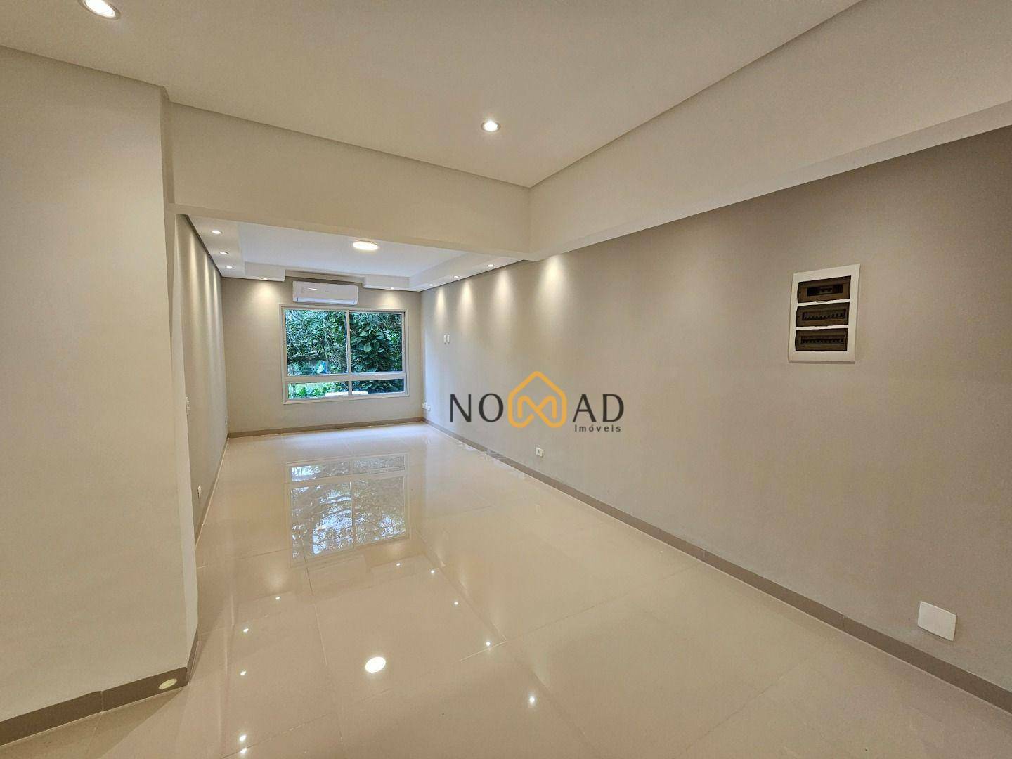 Apartamento à venda com 3 quartos, 100m² - Foto 1