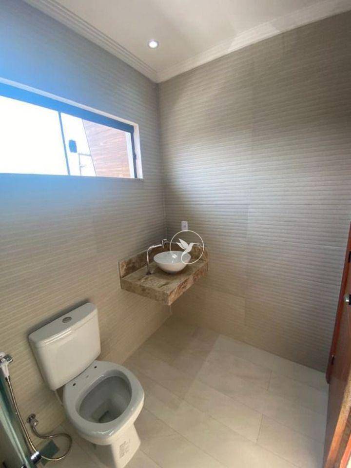 Casa à venda com 3 quartos, 210m² - Foto 14