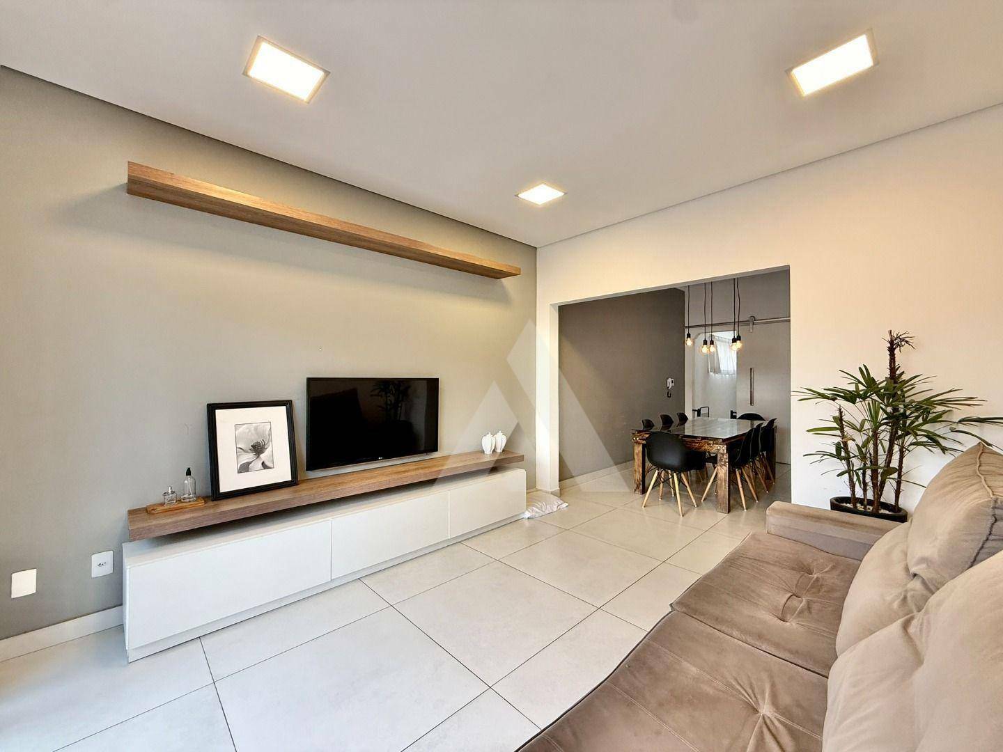 Casa à venda com 4 quartos, 215m² - Foto 7