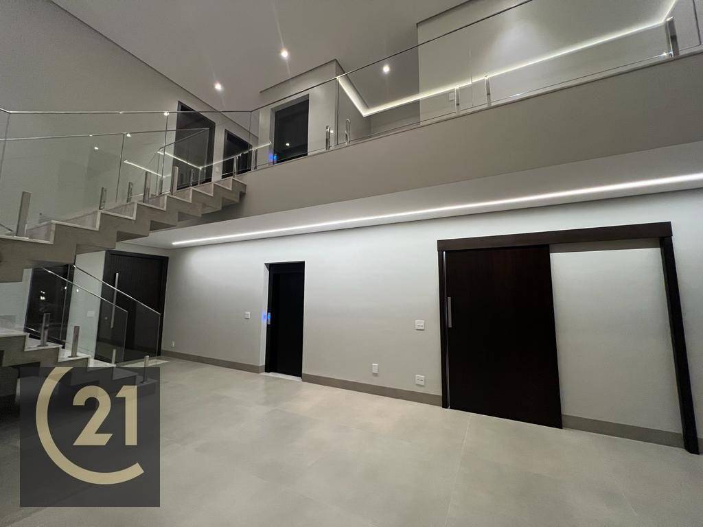 Sobrado à venda com 4 quartos, 441m² - Foto 1