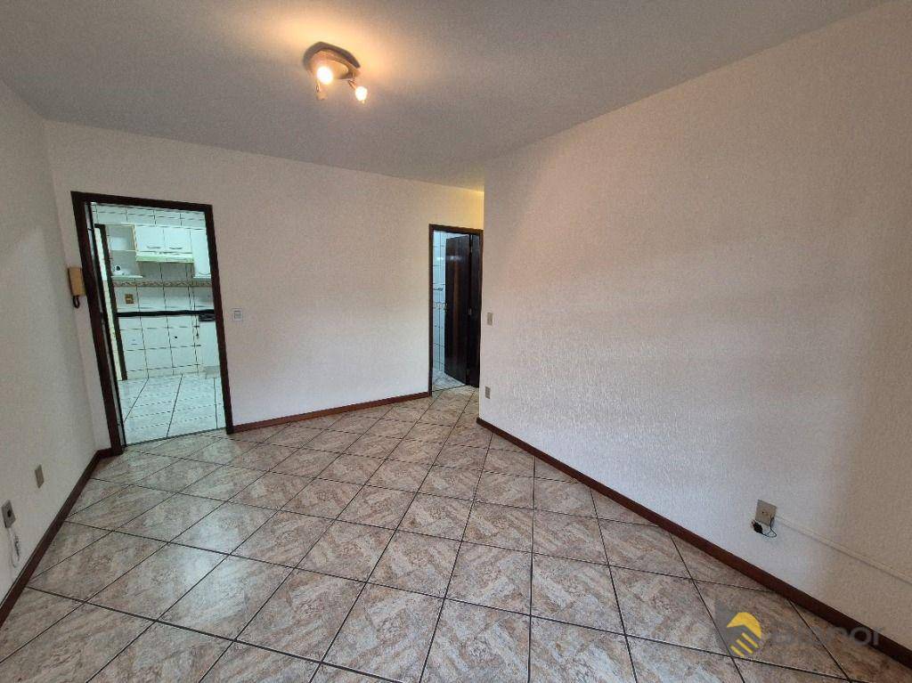 Apartamento para alugar com 3 quartos, 100m² - Foto 2