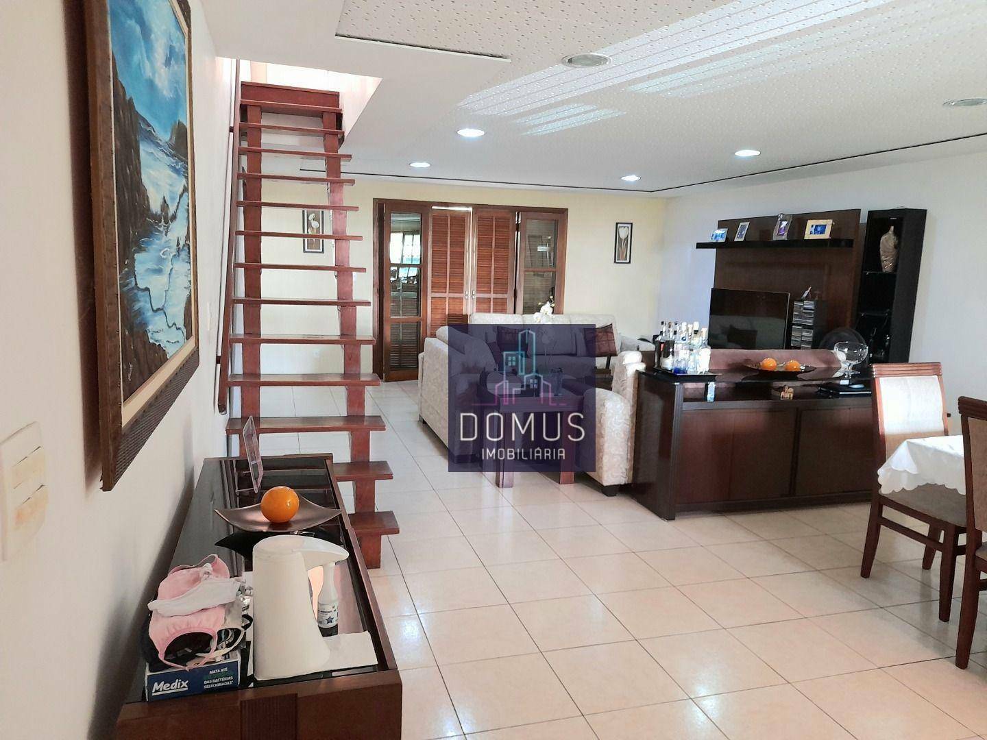 Casa à venda com 3 quartos, 302m² - Foto 22