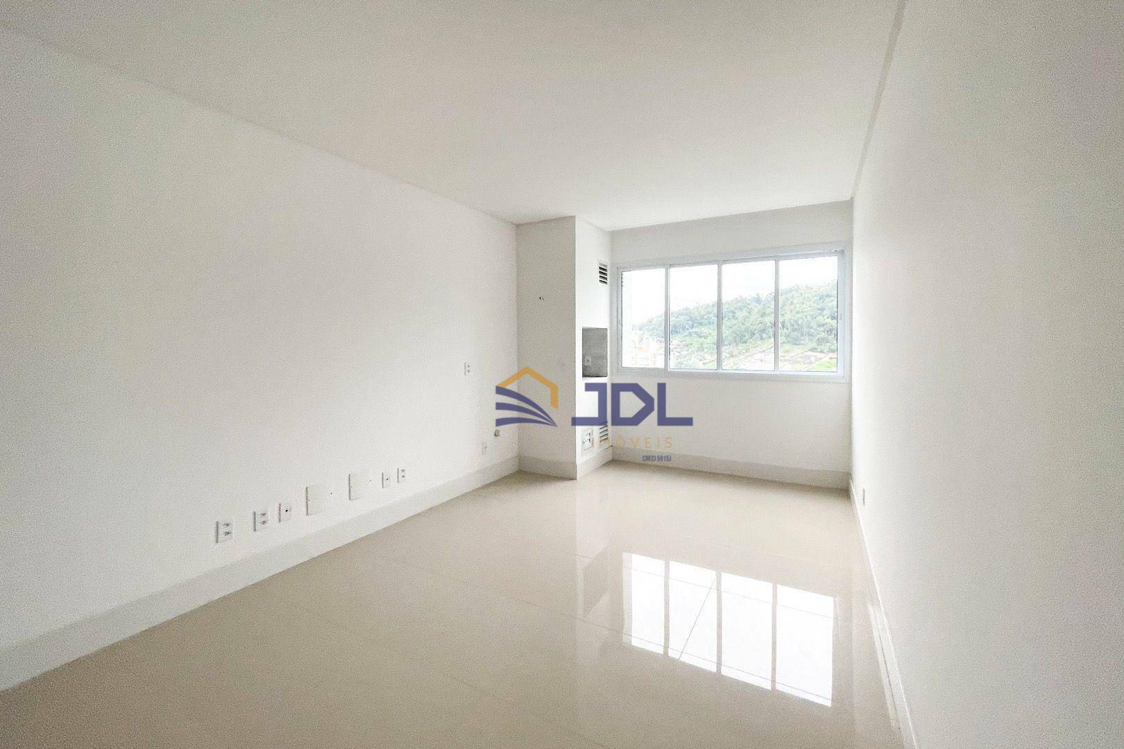 Apartamento à venda com 3 quartos, 111m² - Foto 2