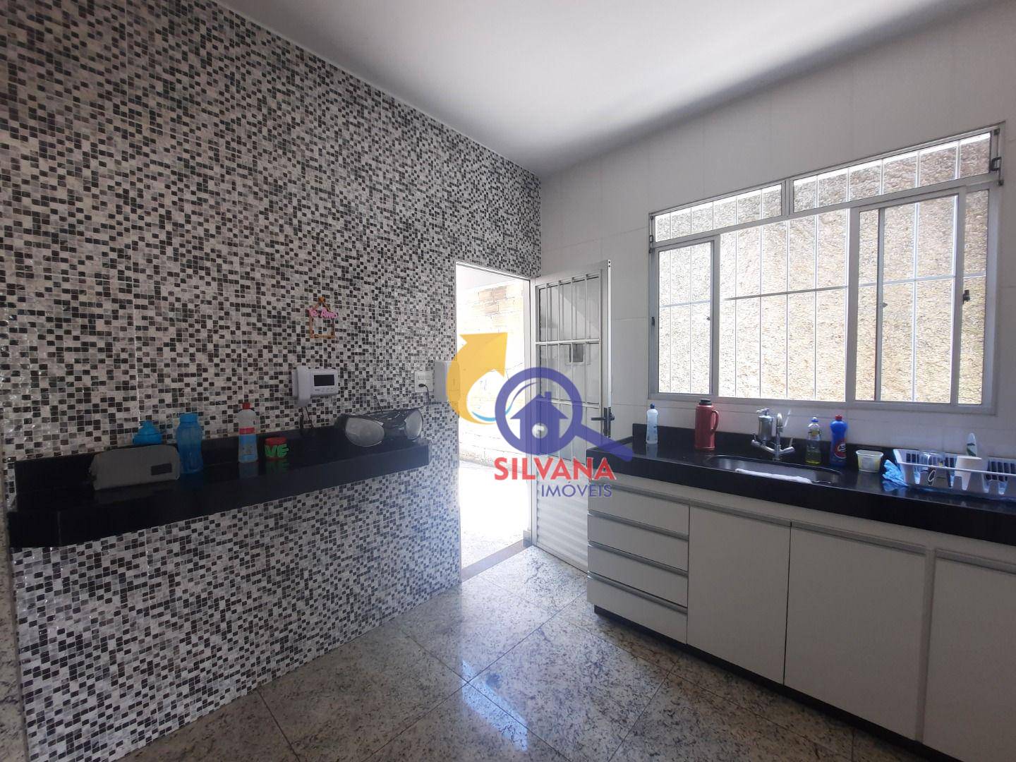 Casa de Condomínio à venda com 3 quartos, 360m² - Foto 6