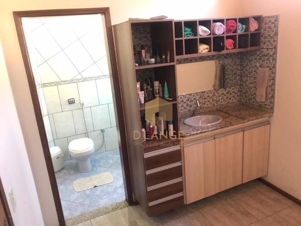 Casa à venda com 4 quartos, 245m² - Foto 14