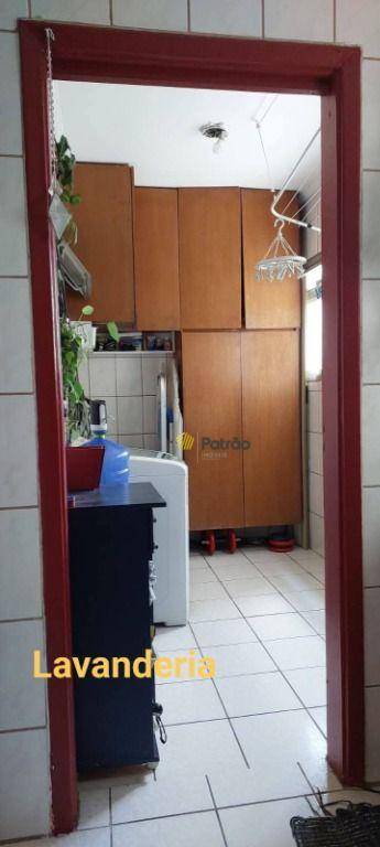 Apartamento à venda com 2 quartos, 60m² - Foto 7