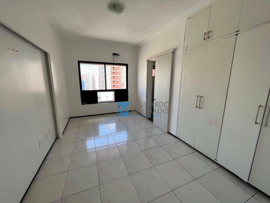 Apartamento à venda com 4 quartos, 230m² - Foto 13